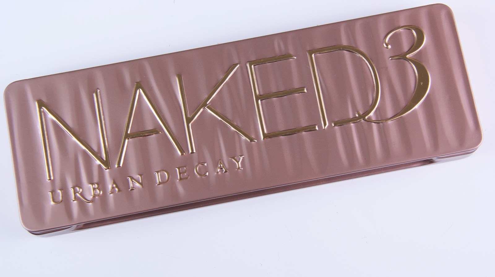 The latest from Urban Decay Naked Cosmetics Mica Pigments Included: Six individual colors (each with their own lid) come in every collection / palette.